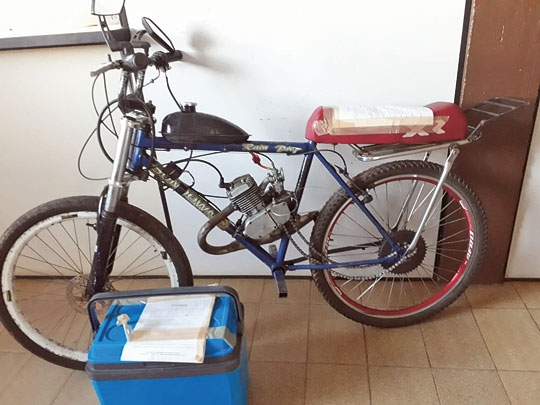 Polícia procura dono de bicicleta com motor