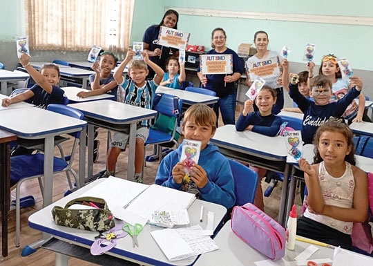Escola Cândida ensina sobre autismo e tolerância