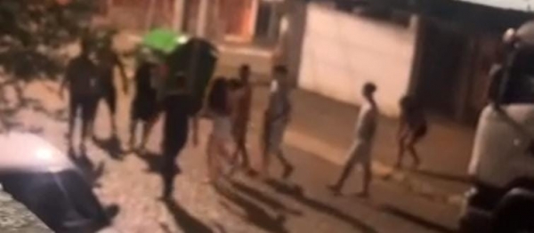 Dupla é detida pela BM após briga em abrigo de flagelados no Derlizão 