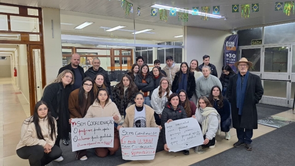 Estudantes protestam contra extinção das coordenações de curso da Ulbra