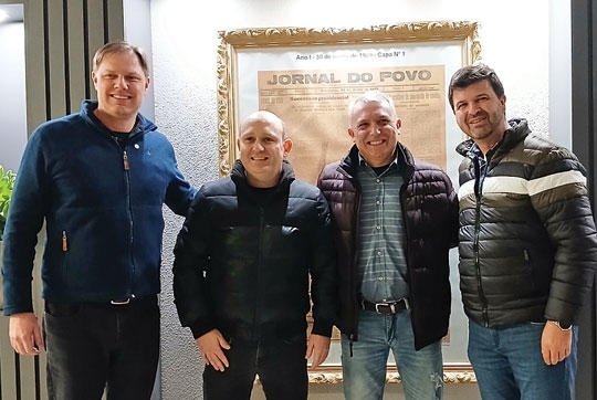 Redecker traz emenda de R$ 450 mil para uma retro