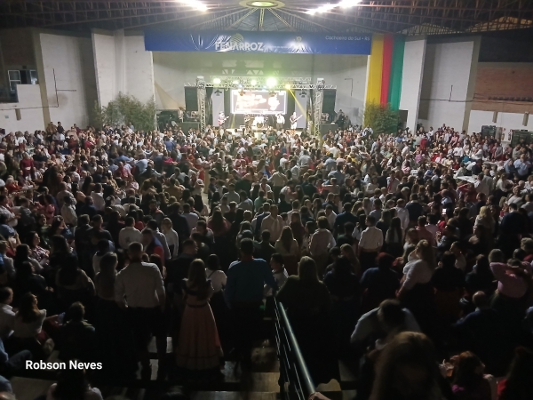 Gauchada celebra o Dia do Gaúcho com fandango lotado na Fenarroz 