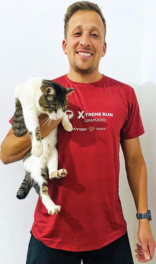 Gatos de rua têm seu protetor