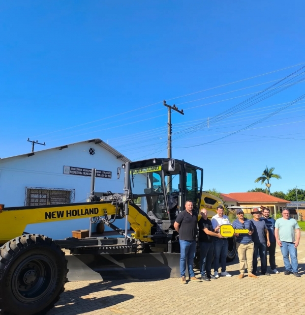 Prefeitura de Paraíso do Sul reforça Secretaria de Obras com nova patrola