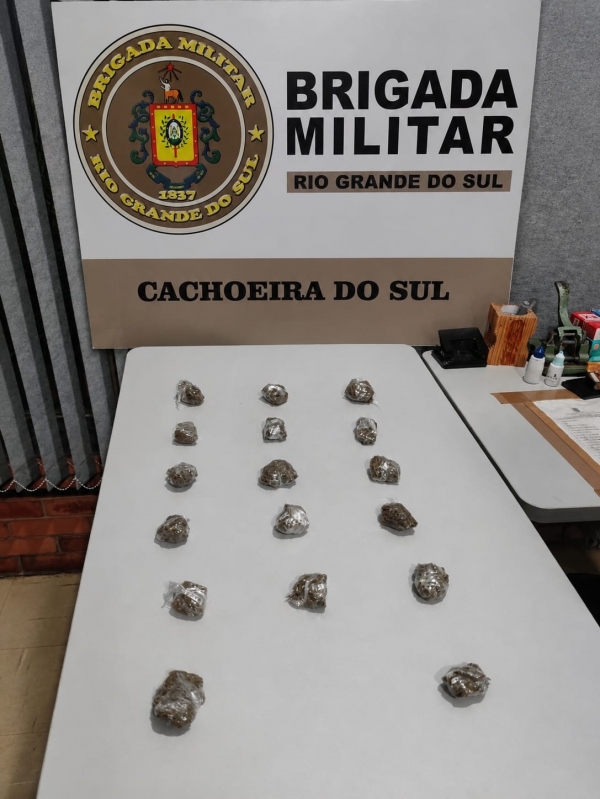 Menor é detido com droga pela Força Tática