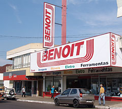 Benoit muda fachada