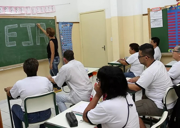 Matrículas para a EJA da rede municipal abre em 1º de julho