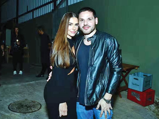 Deborah Secco  revela noivado com produtor musical Dudu Borges