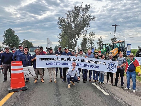 Grupo de Cachoeira protesta em Pantano
