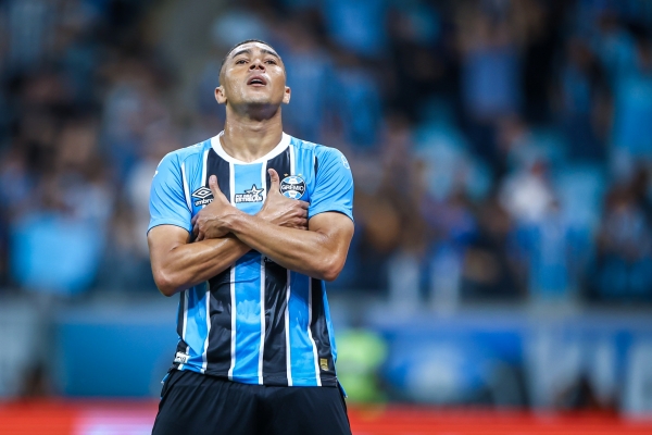 Grêmio derrota o São Paulo com gols de Carlos Vinicíus