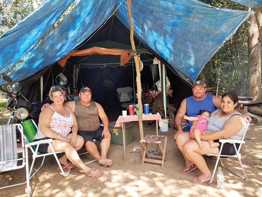 Ponte fechada reduz movimento na Praia Nova