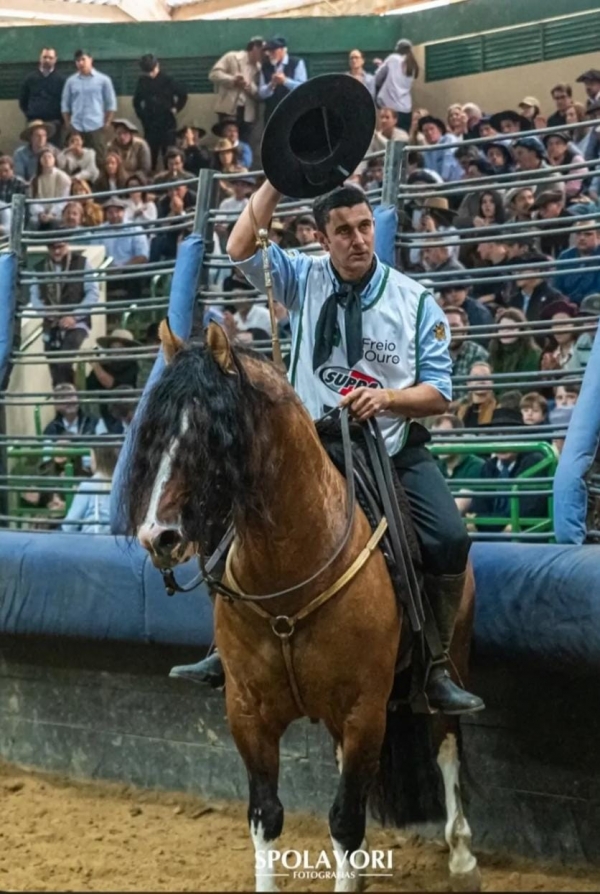 Ginete Raul Lima fica em oitavo lugar no Freio de Ouro 