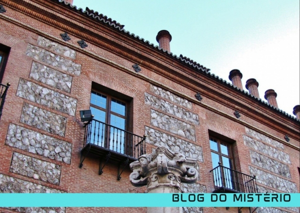 Um monarca, um fantasma e uma casa assombrada