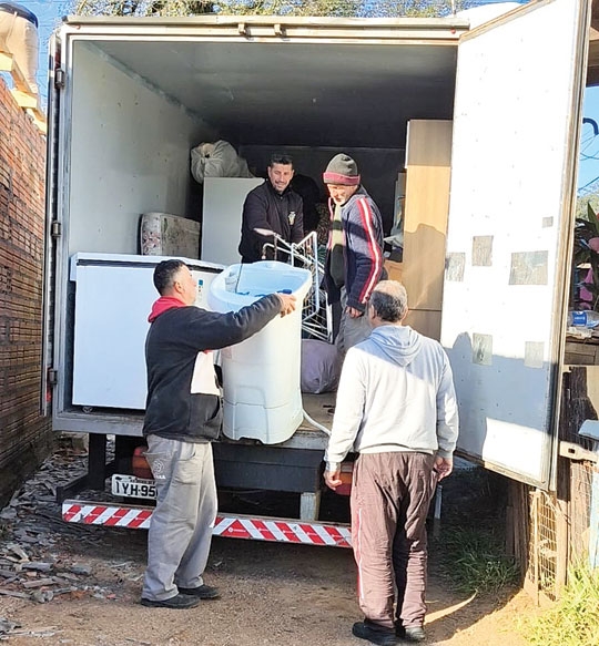 Volta dos desabrigados para casa já começou