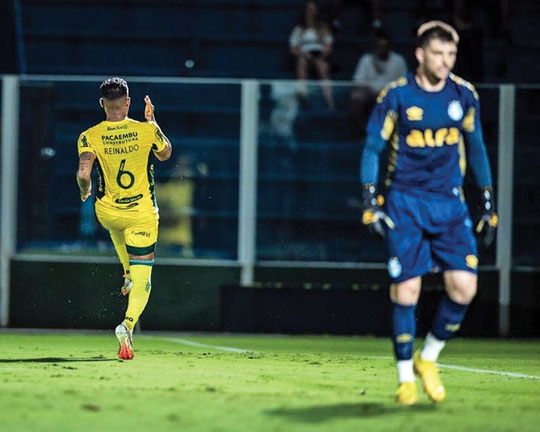 Quinteros cai com goleada
