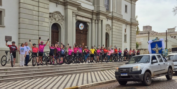Tudo rosa no Bike Tour de outubro