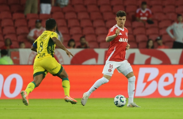 Inter fica no 1 a 1 com o Mirassol e cai duas posições no Brasileirão