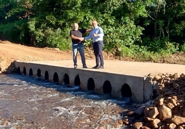 Prefeituras de Paraíso e Cabrais concluem travessia no interior