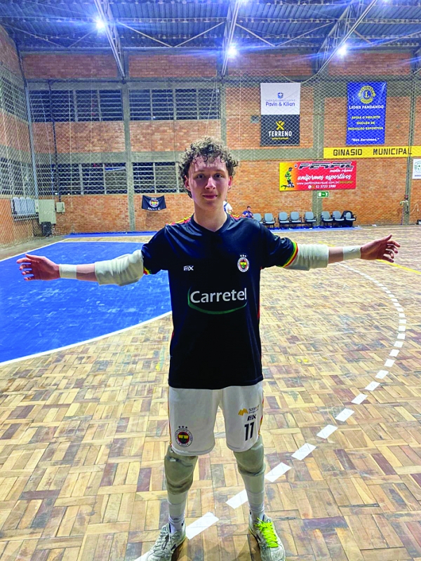 Goleiro Fialho curte a boa fase no futsal sub-20
