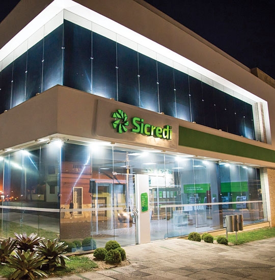 Sicredi presta contas em assembleia digital