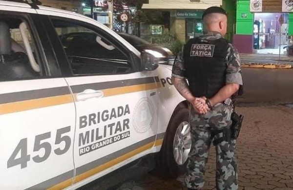 Ação da Brigada Militar teve faca apreendida, veículos recolhidos e 34 multas de trânsito