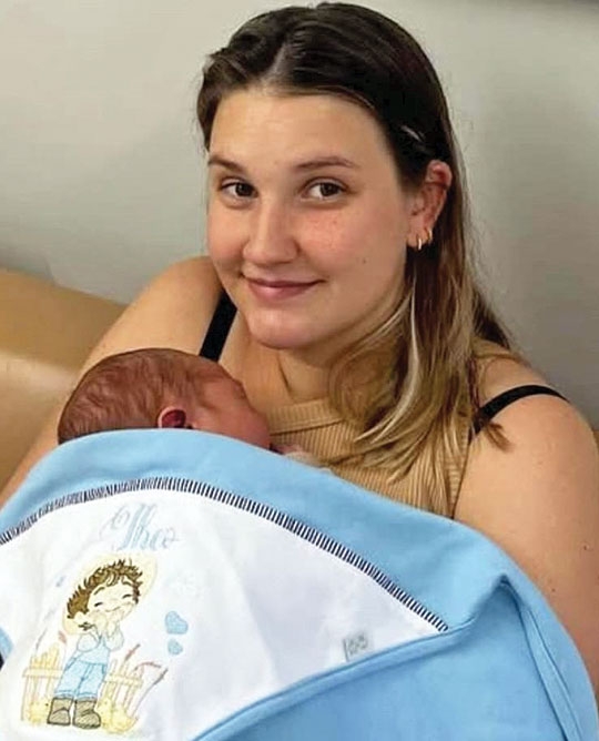 Nasceu em Cachoeira o bebê do chá de traição