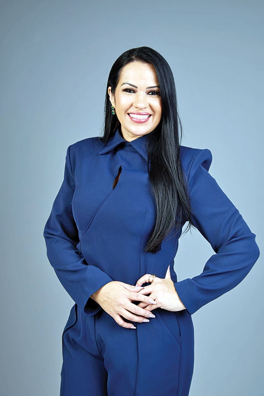 Michele Santos, advogada