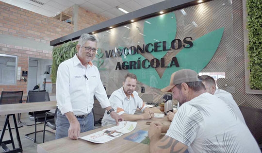 Há 35 anos ao lado do produtor: Vasconcelos Agrícola celebra trajetória de confiança, inovação e compromisso com o agro 