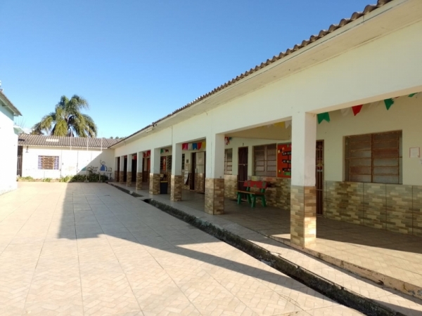 Chuva deixa quatro escolas da rede municipal sem aula nesta terça-feira