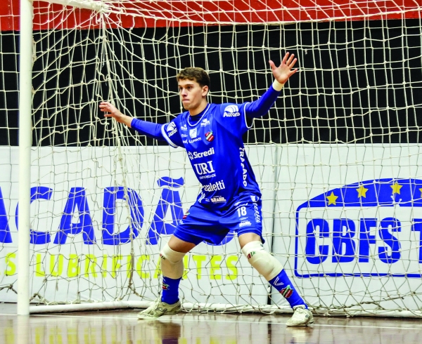 Goleiro Rodrigo Trojahn disputa a Supercopa Gramado de Futsal