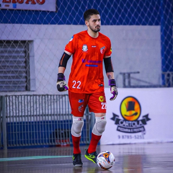 Matheus Stoupa  é o novo goleiro do São José