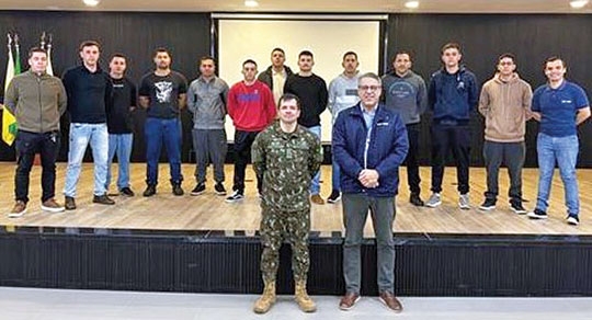 Sest/Senat capacita Exército