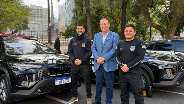 Polícia de Civil recebe nova viatura
