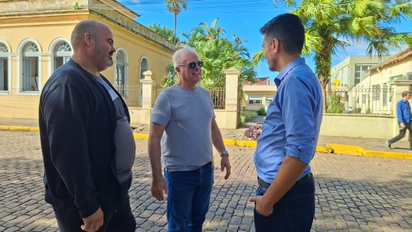 Prefeito retira e prepara novo projeto para vale-alimentação