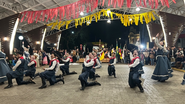 Rua Coberta vira um grande CTG em Cachoeira do Sul 