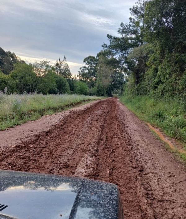 Chuva causa atoleiros em estradas no Barro Vermelho