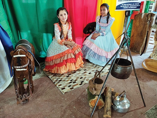Show de cultura dos estudantes no Tropeiros
