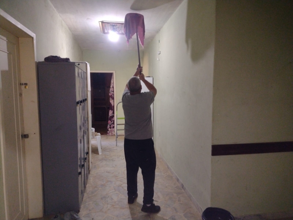 Albergados fazem limpeza do lar Bem Me Quer 2