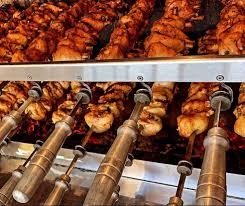 Duas comunidades com almoço neste domingo