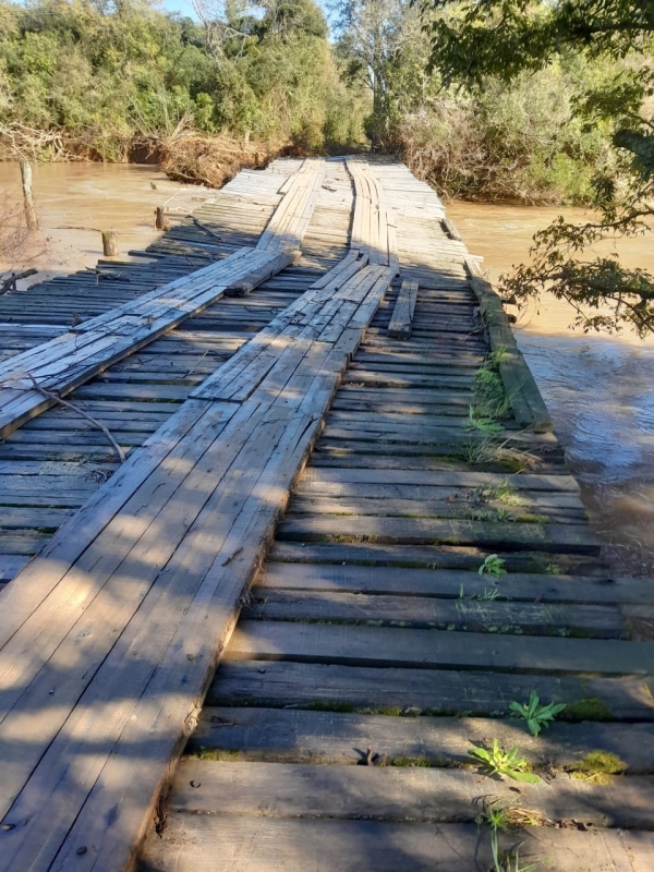 Defesa Civil interditou a ponte do Arroio Iruí