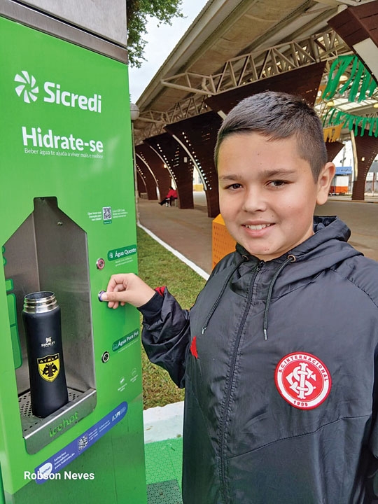 Sicredi instala ponto de hidratação na Rua Coberta