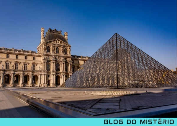 Os 666 vidros da pirâmide do Louvre