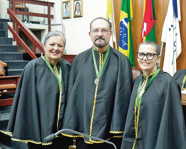 Academia de Letras tem 10 cadeiras vagas