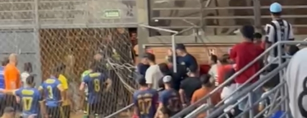 Terceirona tem briga entre torcedores e jogadores