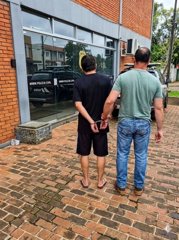 Suspeito de posse de arma é preso pela Polícia