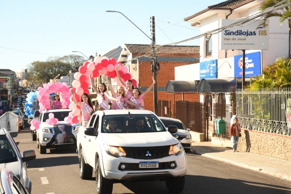 Carreata das candidatas ao Broto agitou a cidade na tarde desta sexta-feira