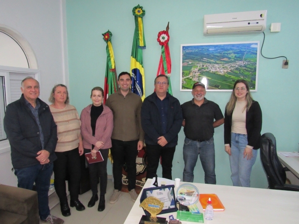 Prefeitura de Novo Cabrais contrata empresa para projeto de placas solares