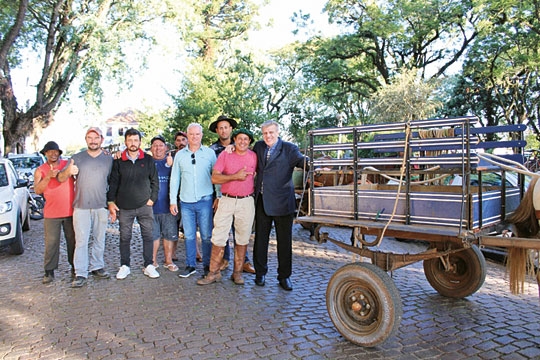 Zé reforça compromisso com carroceiros