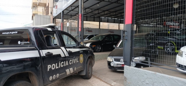  Polícia Civil recolhe carros de revenda em Cachoeira do Sul