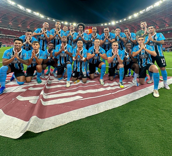 Grêmio conquista o Gauchão com 1 a 1 no Beira-rio